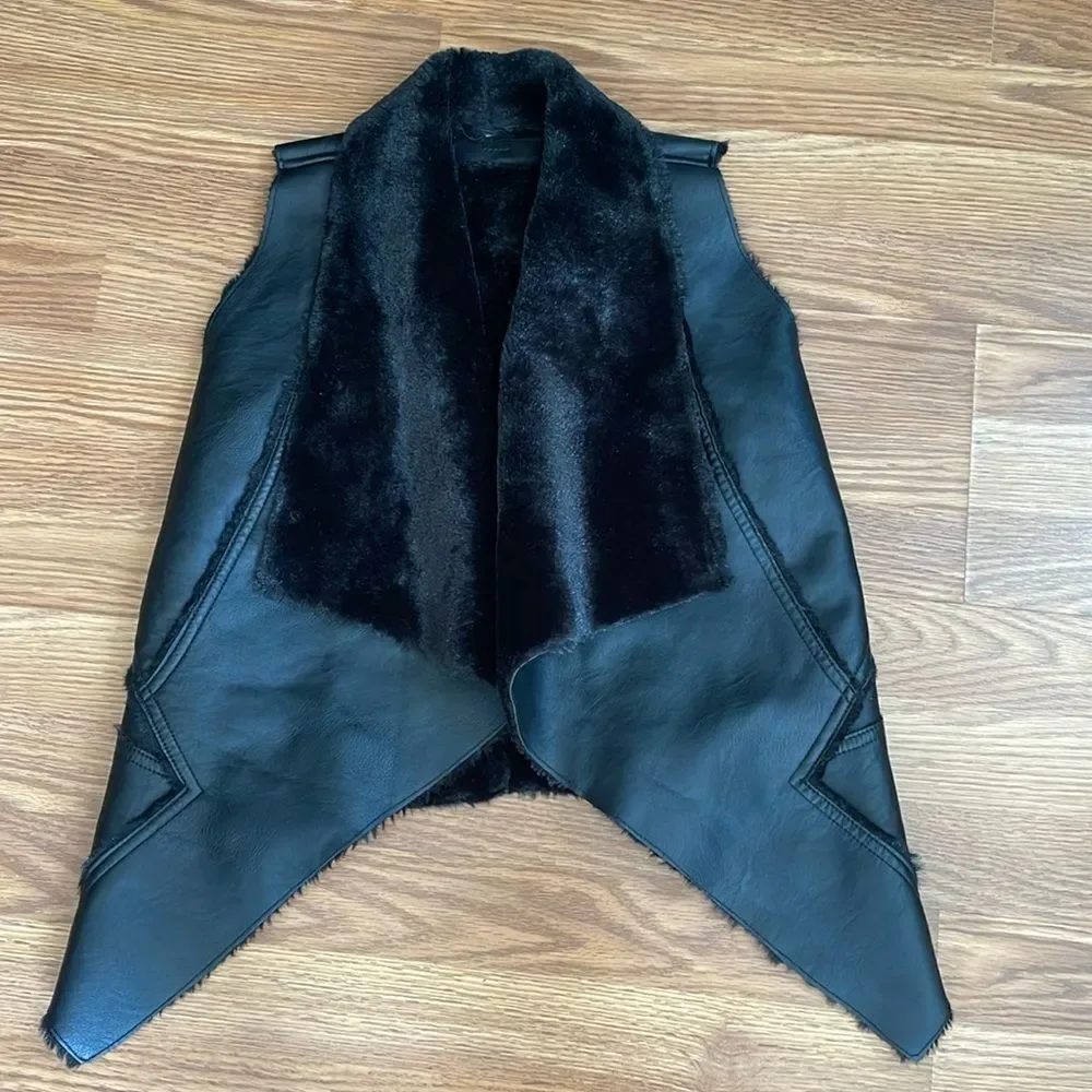 BLANKNYC Faux Shearling Drape Front Vest Shawl Small Faux Fur Lined Black NWOT